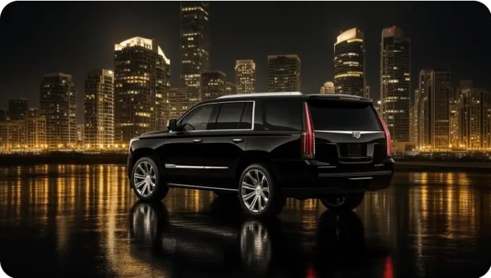 SUV executivo com skyline noturno